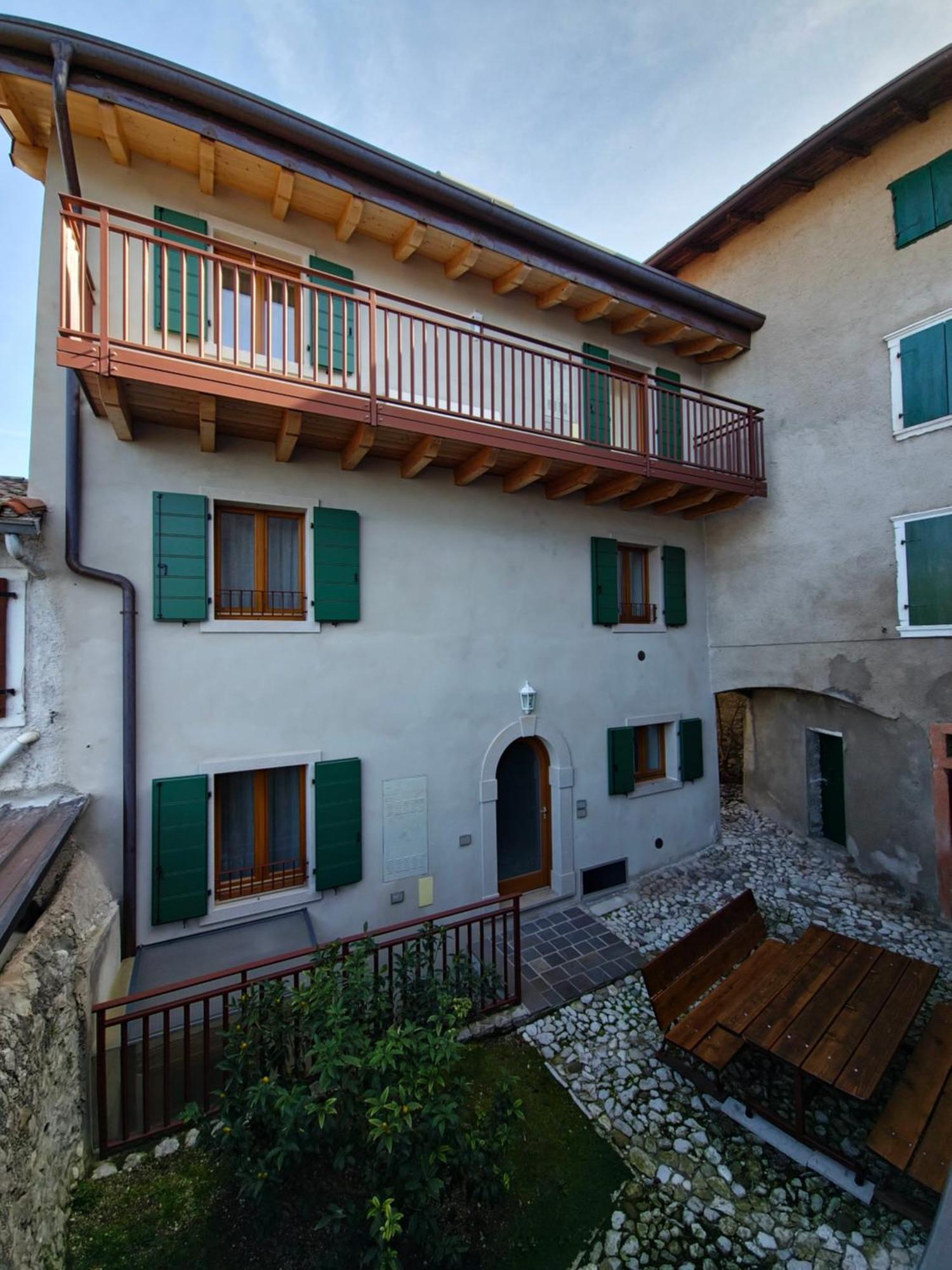 אסנצה די ברנצונה Casa Antico Borgo - Appartamento 1 מראה חיצוני תמונה